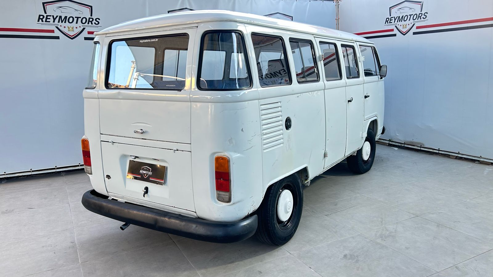 VOLKSWAGEN KOMBI 1.6 MI STD 8V GASOLINA 3P MANUAL