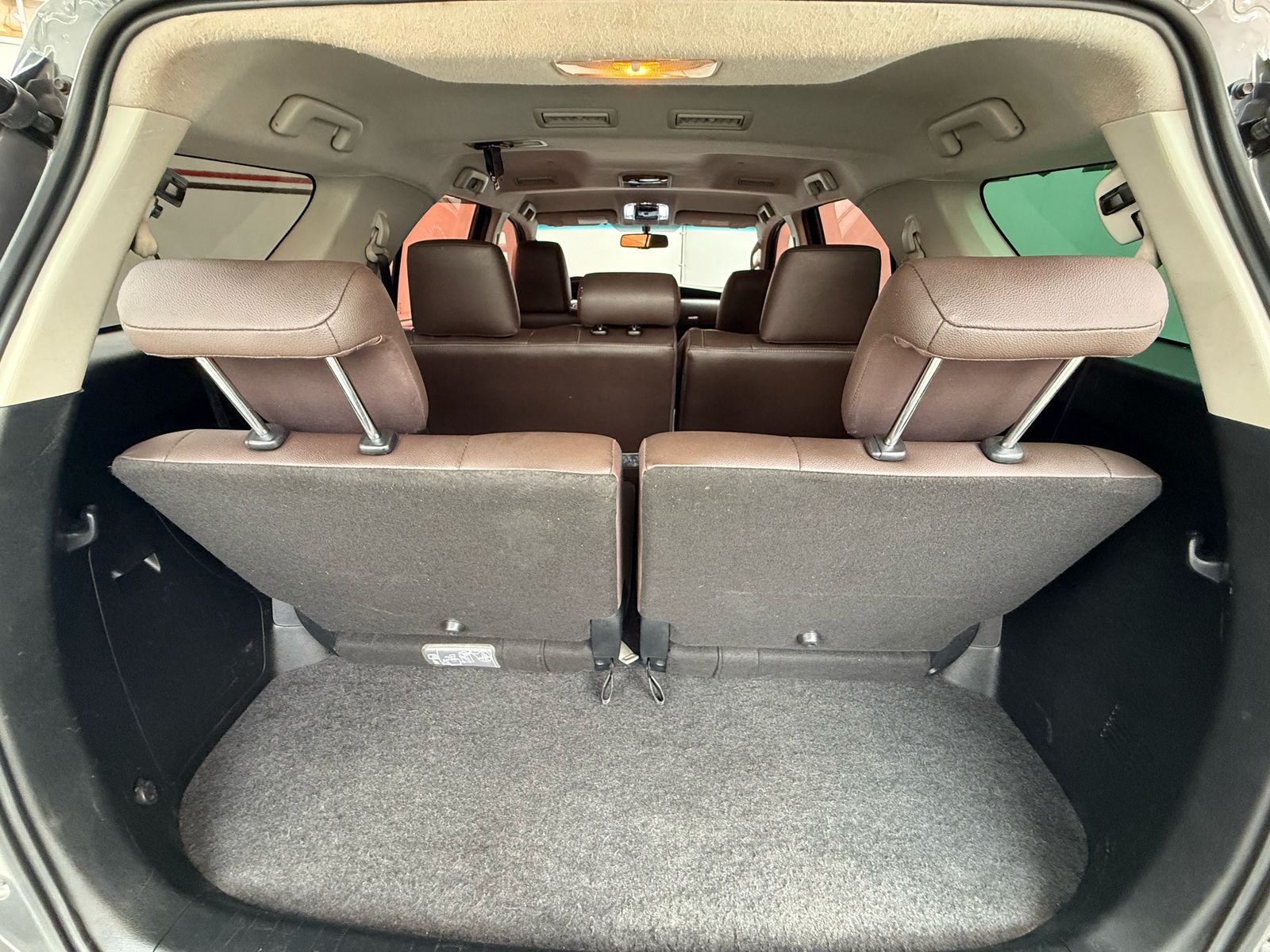 HILUX 2.8 SW4 SRX 4X4 7 LUGARES DIESEL AUTOMÁTICO (TOYOTA)